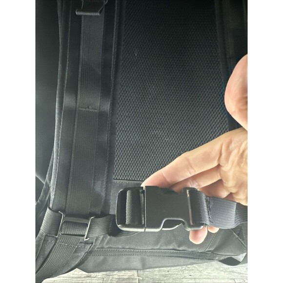 Mission Workshop Vandal Rucksack Backpack Green Black Durable - Picture 5 of 11